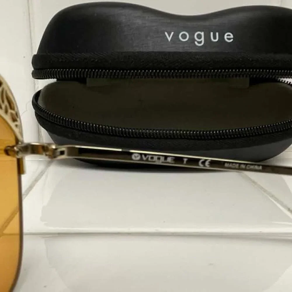 vogue vo4104s
